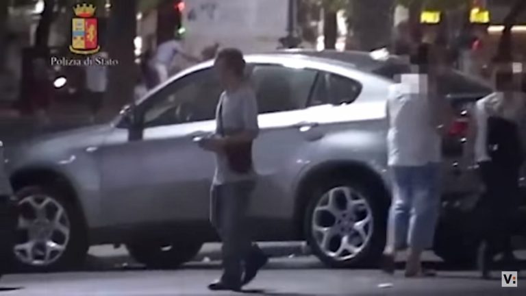 parcheggiatore abusivo