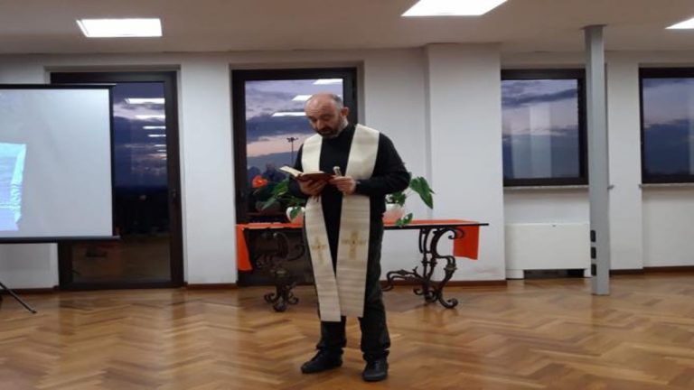 prete arrestato
