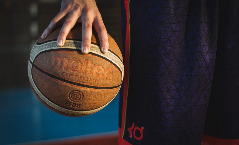 Tragedia nel basket