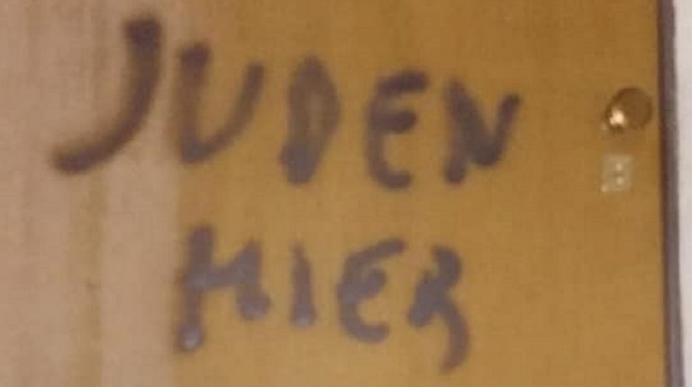 scritta antisemita