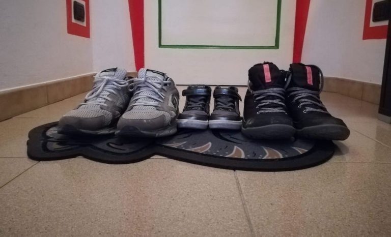 togliere le scarpe