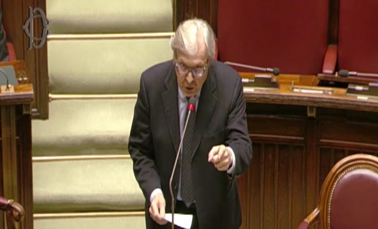 Sgarbi alla Camera