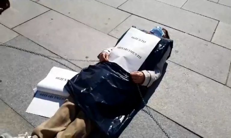 infermieri in piazza