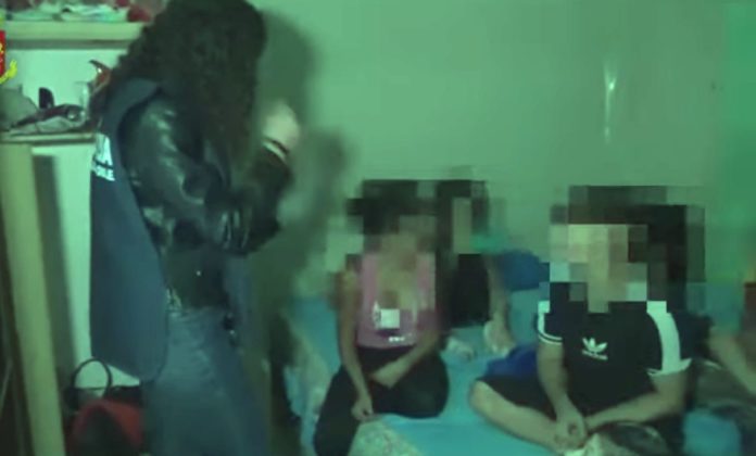 Tratta di esseri umani