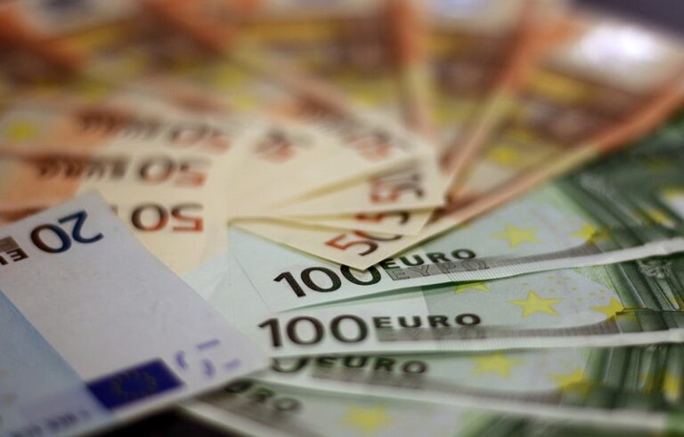 Quale scegliere tra mutuo a tasso fisso e mutuo a tasso variabile?